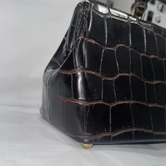 Flying Horse Doctor Elegant Crocodile Pattern Handbag - Picture 4 of 13